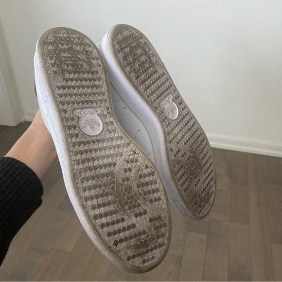 Adidas Stan Smiths, white with navy blue accents, excellent condition, size 9.5 - Picture 9 of 9